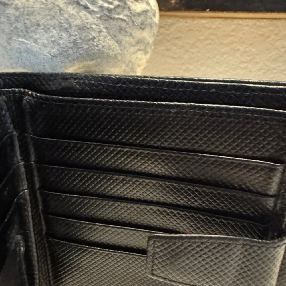 Neiman Marcus Collection‎ Black Textured Wallet